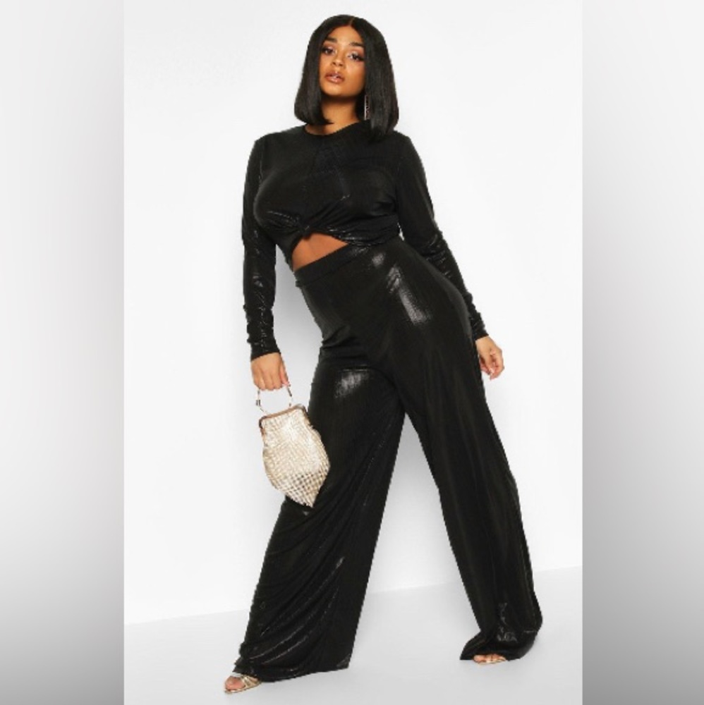 BOOHOO PLUS METALLIC KNOT FRONT TOP + WIDE LEG TROUSERS Size:22